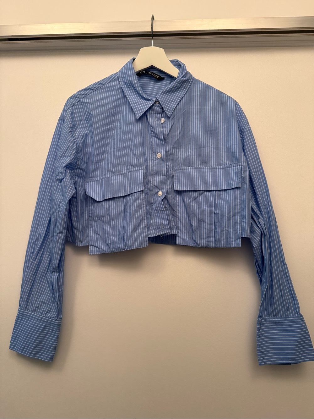 ZARA cropped blue stripped shirt, size medium